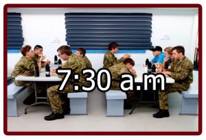 Horario en el campamento militar 7:30 a.m